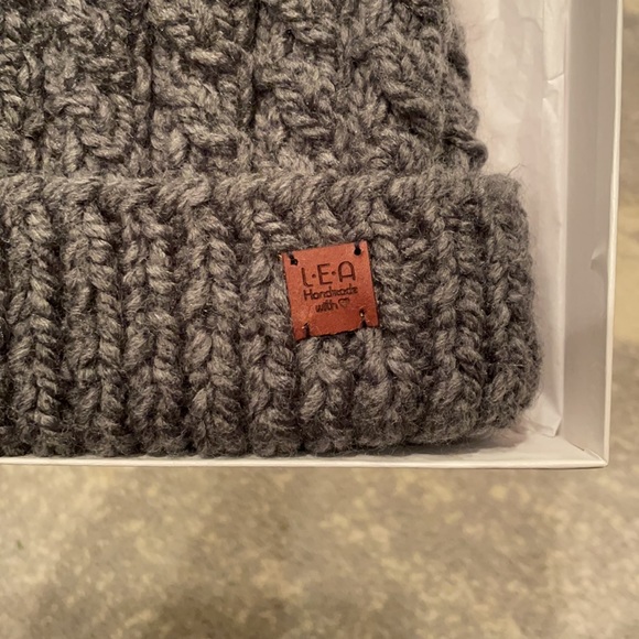 Hand knitted Dark grey winter hat - Picture 4 of 6